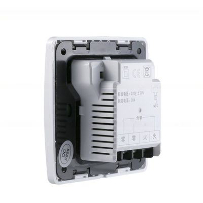Sistema HVAC integrato di aria condizionata e radiatore con termostato programmabile